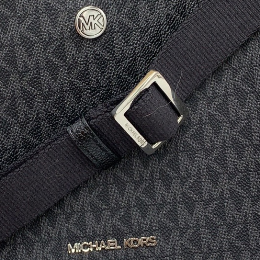 MICHAEL KORS
Briley Small Logo Messenger Bag Black signature color - Picture 5 of 15